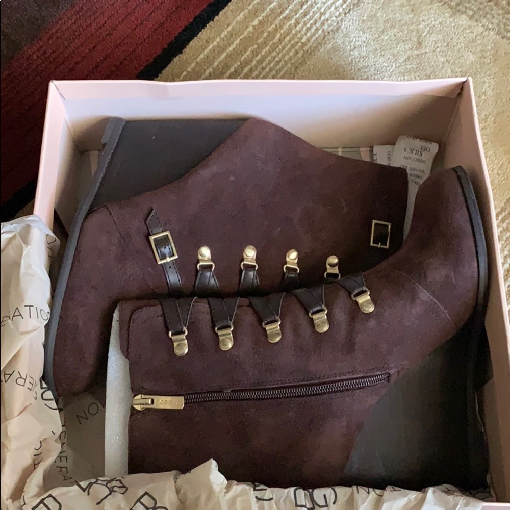 Brown wedge boots